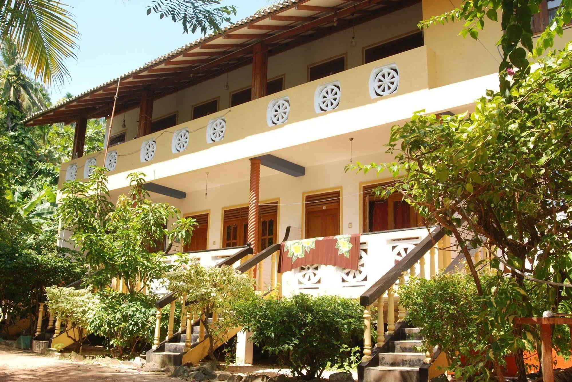 Vista Dinu'S Resort Talaramba Bagian luar foto