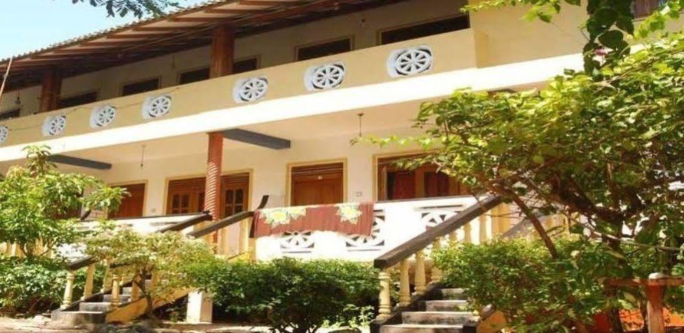 Vista Dinu'S Resort Talaramba Bagian luar foto